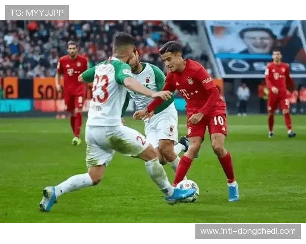 奥格斯堡2-2弗赖堡，主队两球领先遭日本前锋扳平