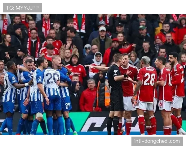 伯恩利主场迎战卢顿，上半场双方均无建树